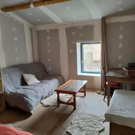 Gite La Roche Paisible Saint-Julien-de-Coppel 외부 사진