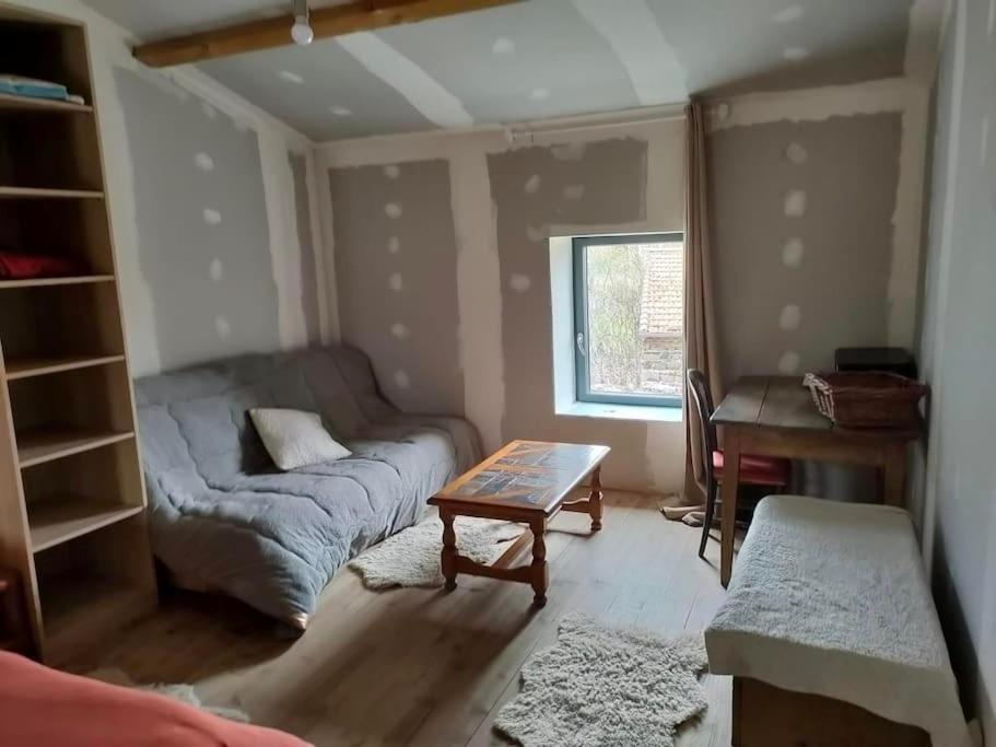Gite La Roche Paisible Saint-Julien-de-Coppel 외부 사진